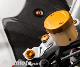 LIGHTECH Protection lat�rale de r�servoir LIGHTECH carbone brillant Triumph Speed Triple 1050