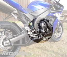 Tampons de protection R&G RACING Classic (axe de bras oscillant) noir Yamaha YZF-R1
