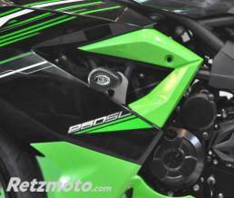 Tampons de protection R&G RACING Aero noir Kawasaki Ninja 250SL