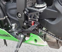 Commandes recul�es LSL Multipositions anodis�es noires Kawasaki ZX636 R