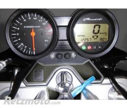 ONE DESIGN Prot�ge T de fourche Carbone pour Suzuki 1250 BANDIT A/SA 2007-2010 Format : 152,2x83,4mm.