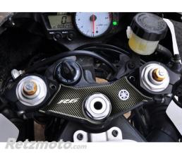 ONE DESIGN Prot�ge T de fourche Carbone pour Yamaha R6 2005 Format : 194,2x73,5mm.