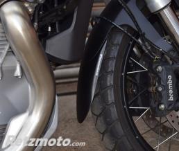 PYRAMID Prolongateur Garde Boue Av - Moto guzzi V100 Stelvio 2024