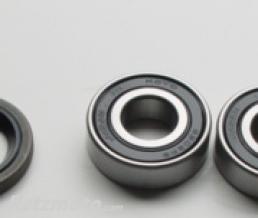 KIT ROULEMENTS DE ROUE AVANT + JOINTS SPYS POUR DR650RE R/S 1992-95