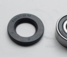 KIT ROULEMENTS DE ROUE ARRIERE + JOINTS SPYS POUR GPZ500 1994-05